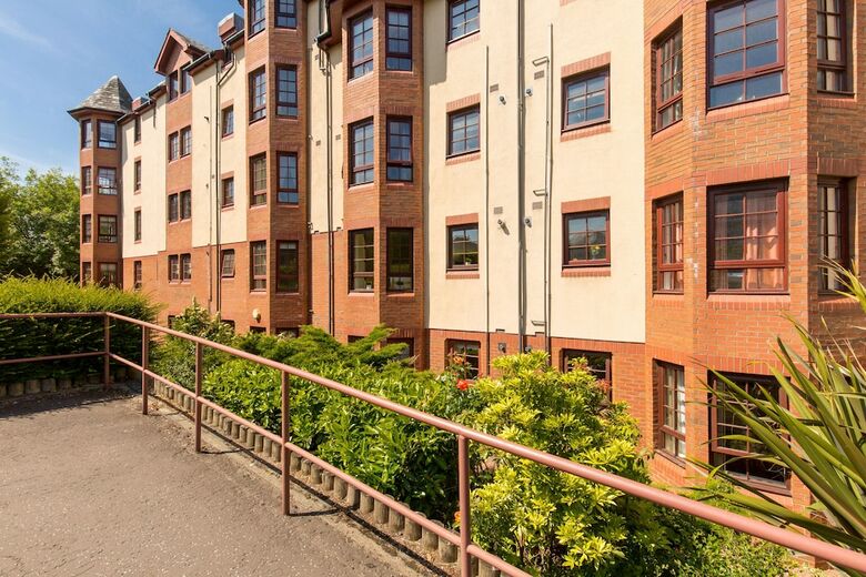 418 - Orchard Brae Avenue Apartment 3