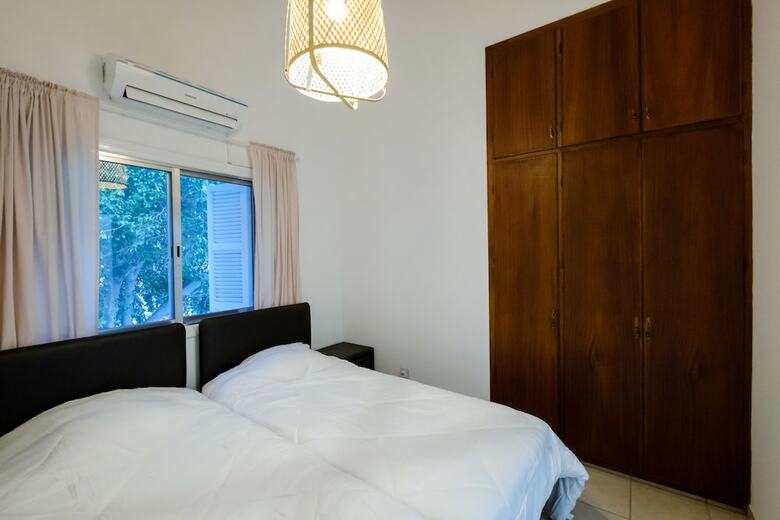 Townhouse In Ideal Location