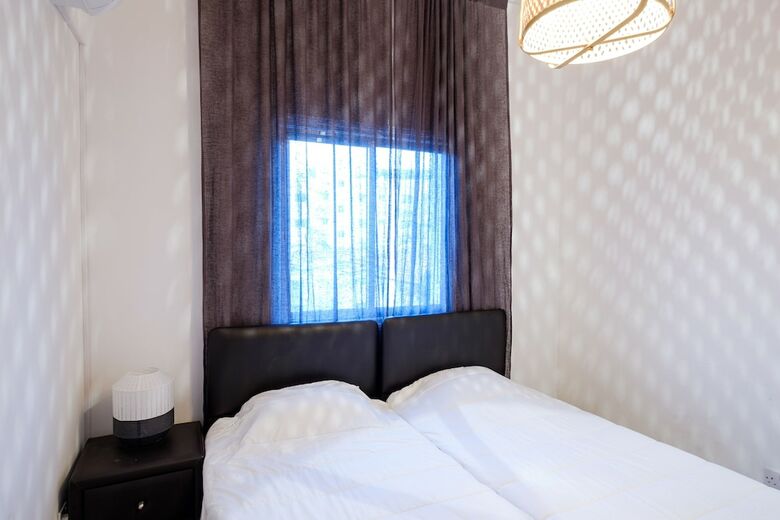 Townhouse In Ideal Location