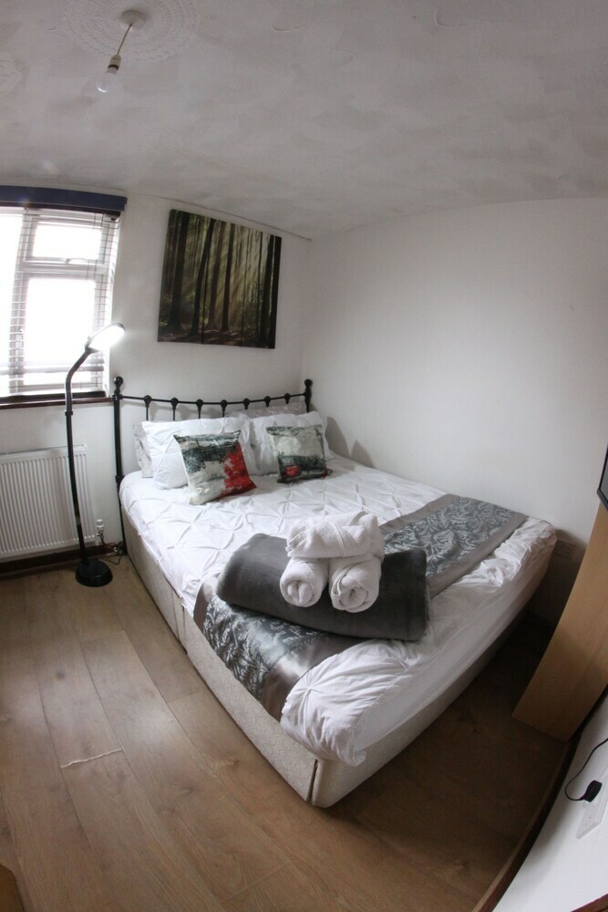 Hostal College Street Abode