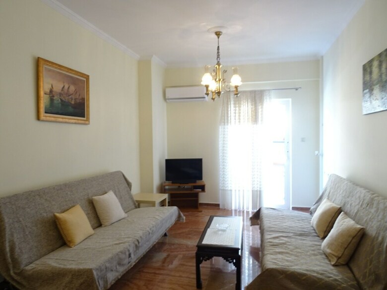 Modern Traditional Central Apartment