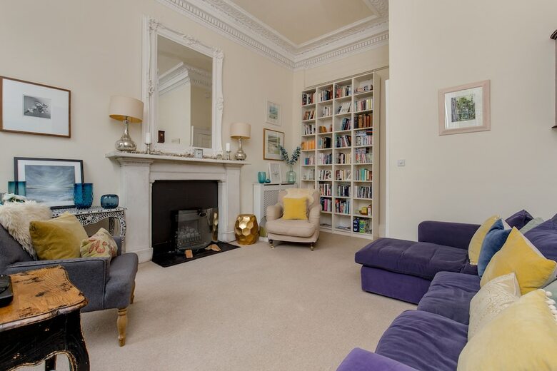 325 - Saxe Coburg Place Apartment