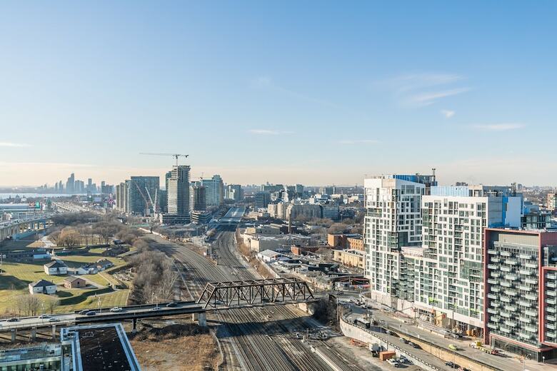 Skytree - Lakeside Condos Near Cn Tower