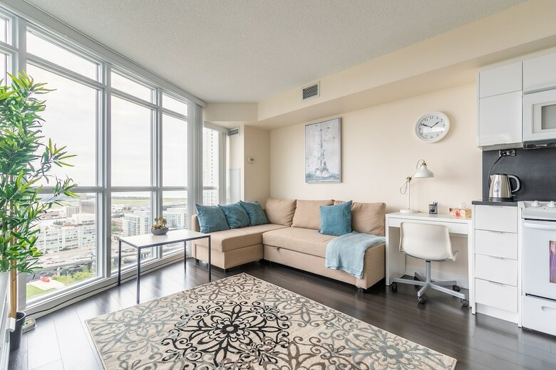 Skytree - Lakeside Condos Near Cn Tower