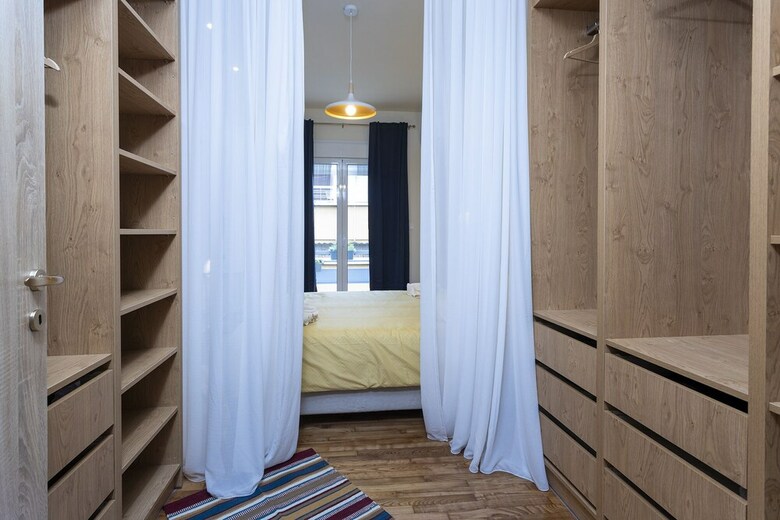 Stylish And Fancy Central Apartment