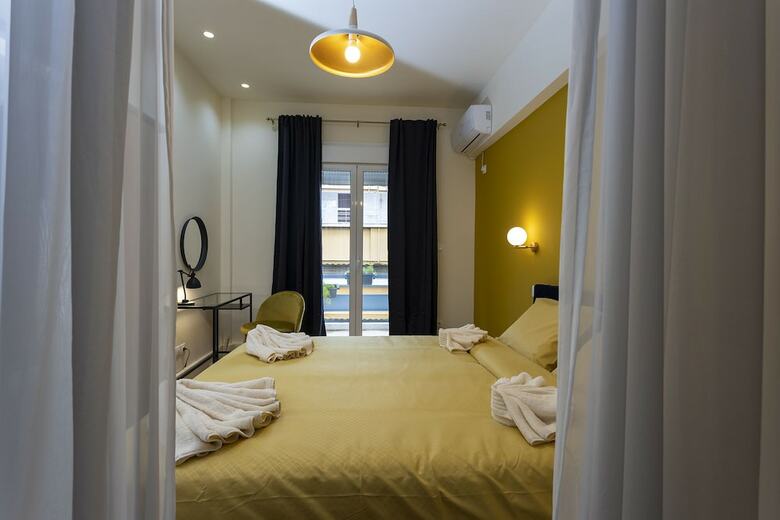Stylish And Fancy Central Apartment