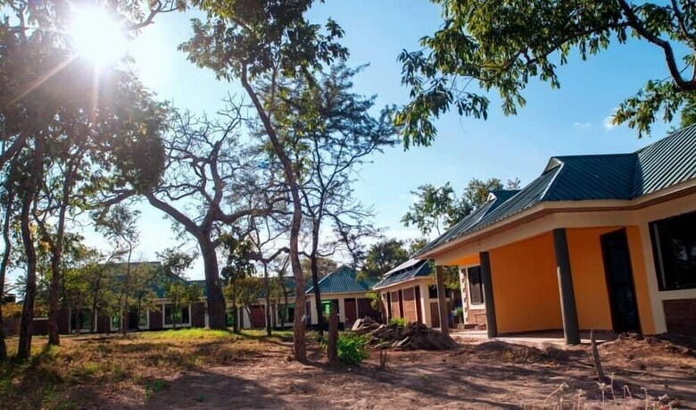 Hotel Mantis Lodge & Camping Site
