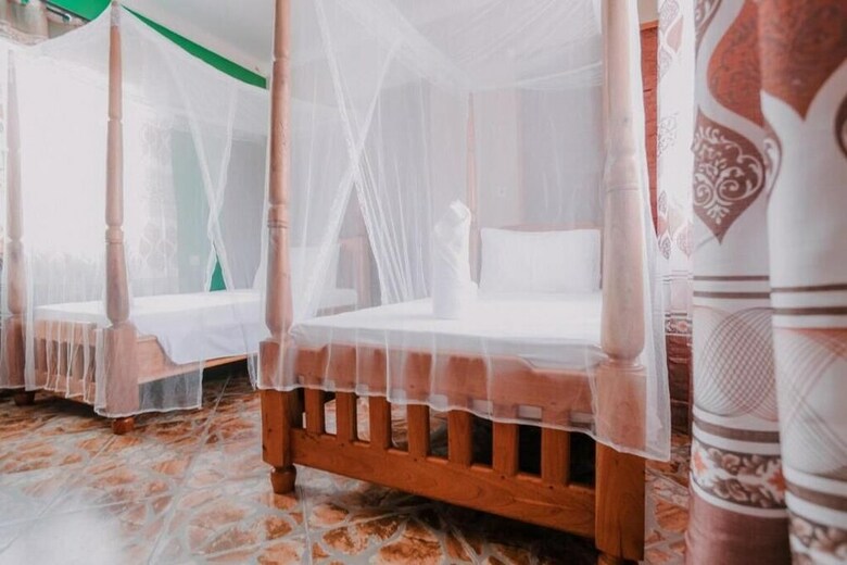 Hotel Mantis Lodge & Camping Site