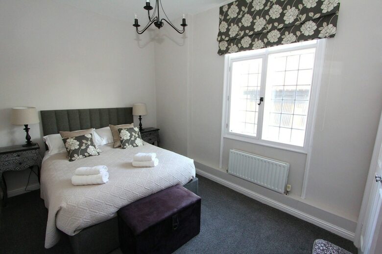 Commonhall Apartments, City Views