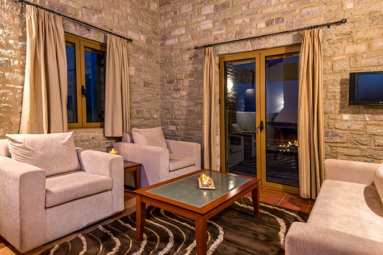 Enastron Villas