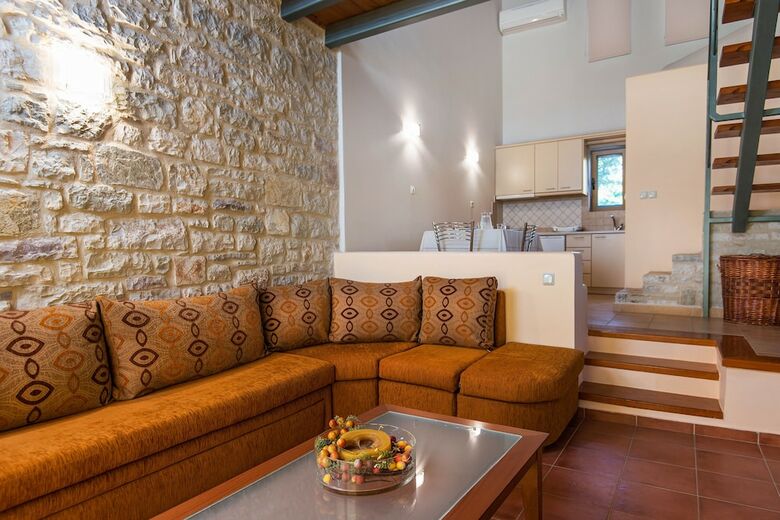 Enastron Villas