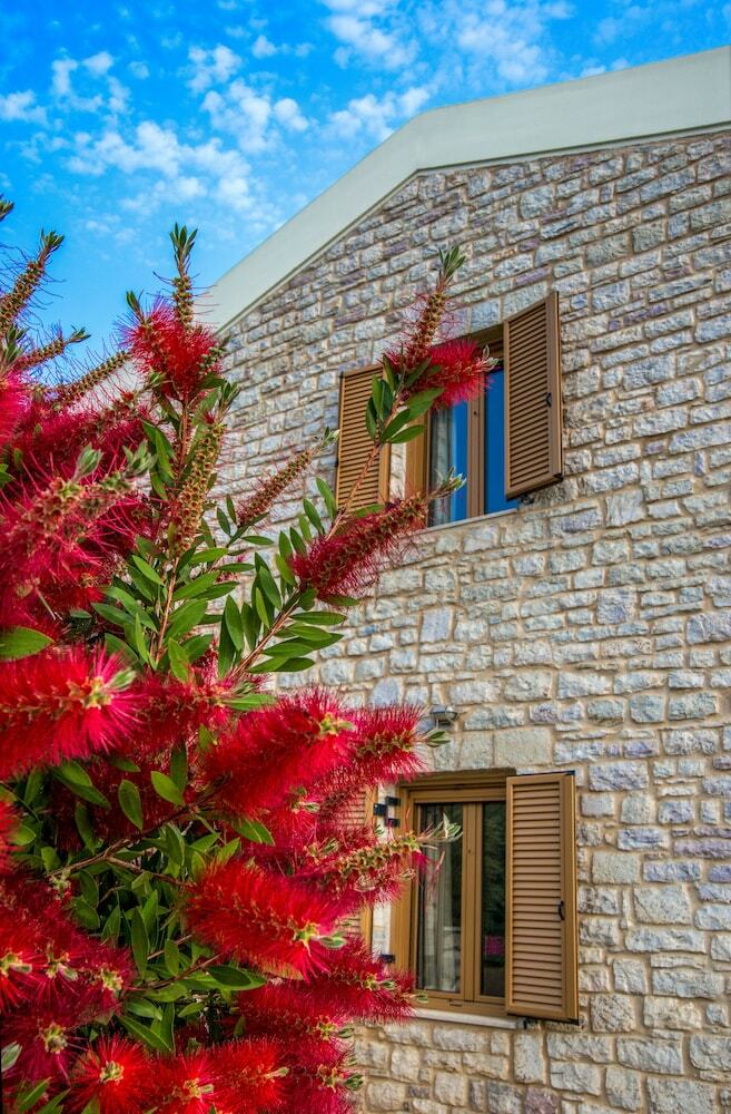 Enastron Villas