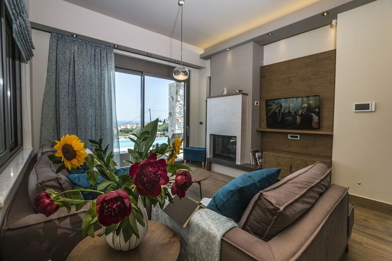 Ariadne Luxury Villa