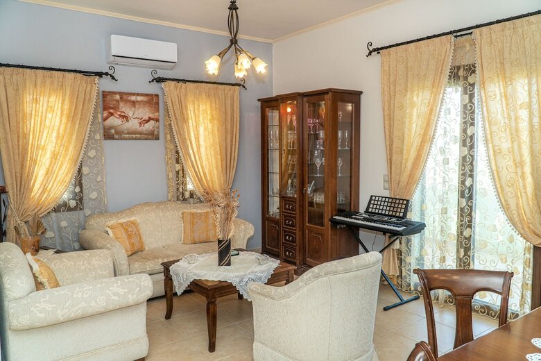 Eleni's Holidays House