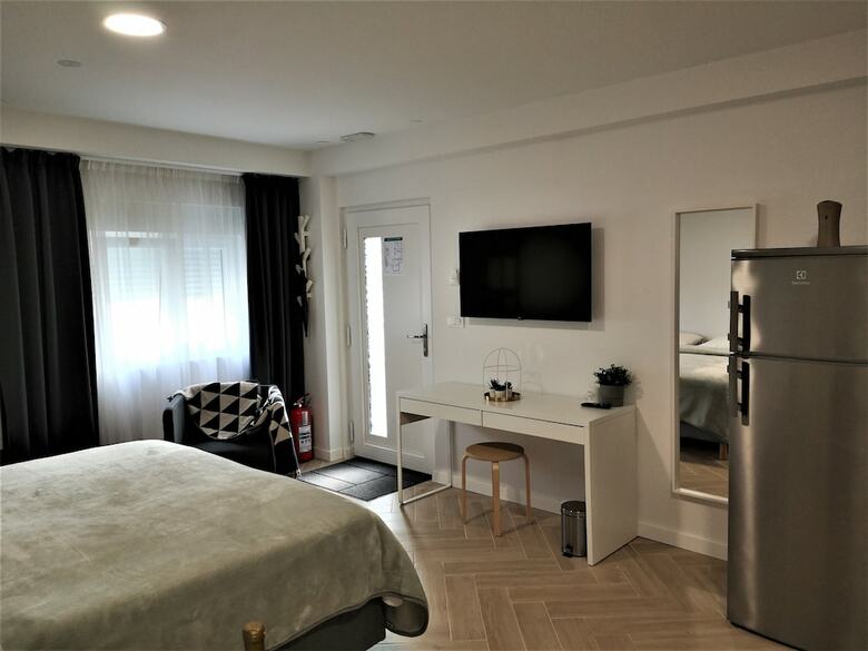 Hotel Rooms At Zajceva 34