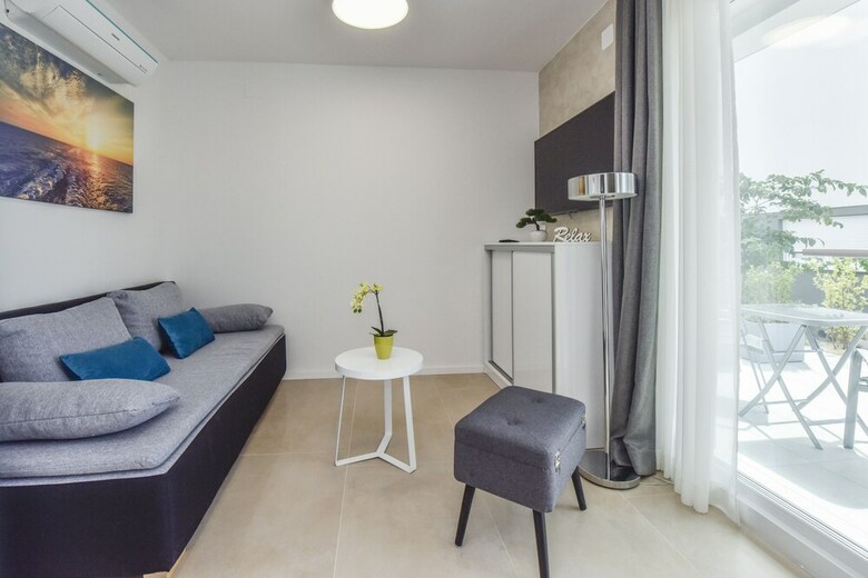 Hotel Pool Apartments Mare
