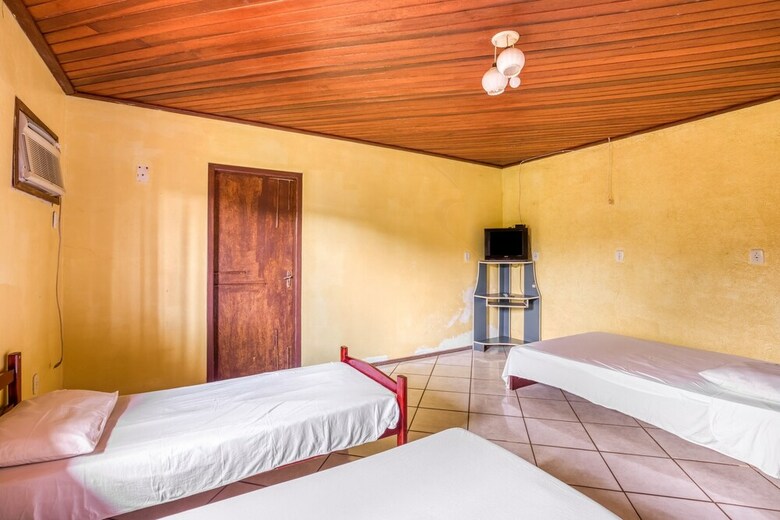 Oyo Hotel D'familia