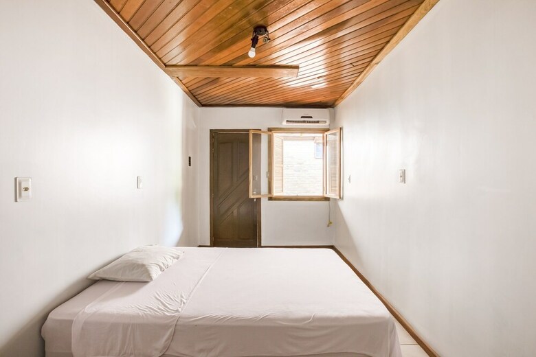 Oyo Hotel D'familia