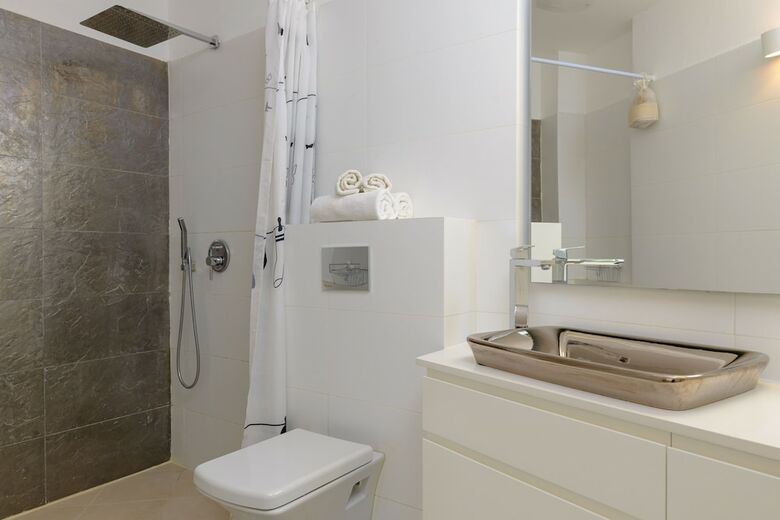 Apartamento Spacious Modern Apt 1 Step To Beach