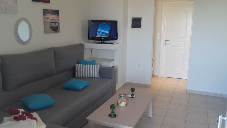 Iro's Sea View Apartments
