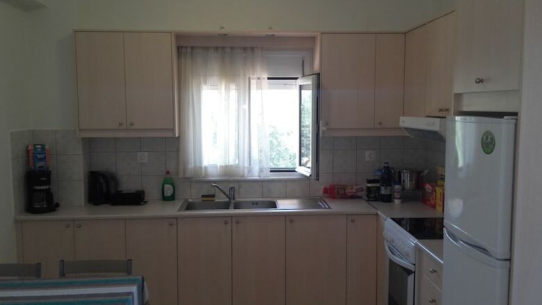 Iro's Sea View Apartments