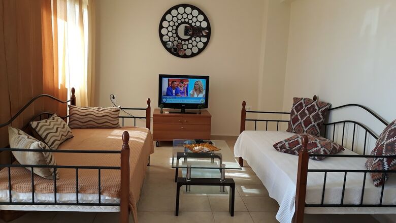 Iro's Sea View Apartments