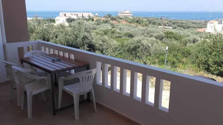 Iro's Sea View Apartments