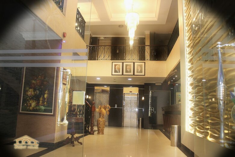 Aparthotel Orient House Hotel Suites
