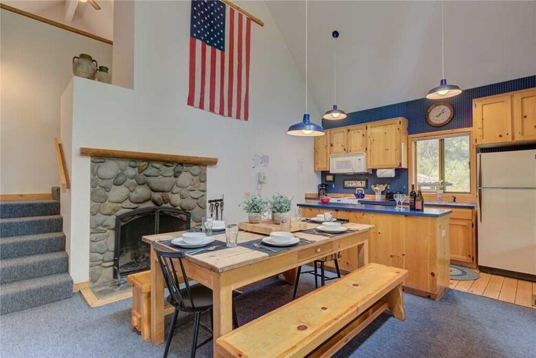 2 Circle 4 Cabin