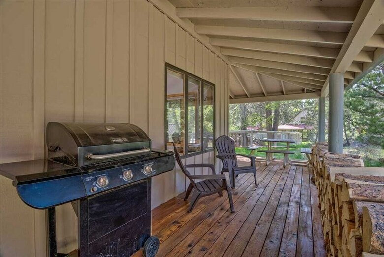 2 Circle 4 Cabin