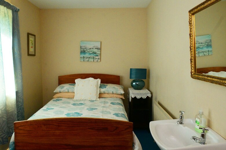 Paddy Staffs Cottage
