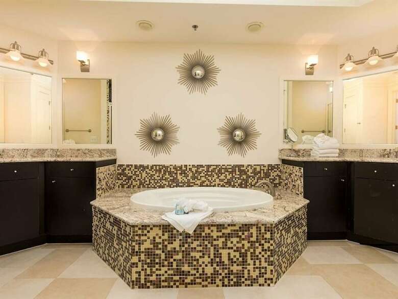 Escapes To The Shores By Meyer Vacation Rentals