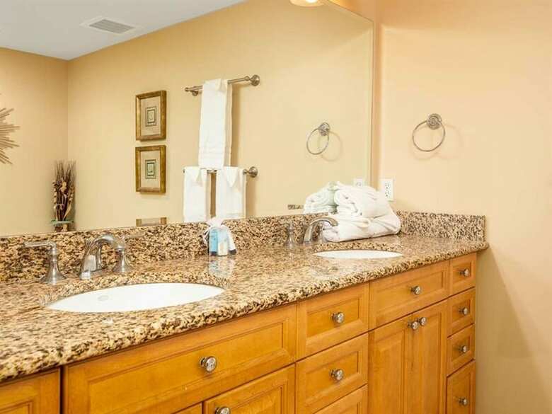Escapes To The Shores By Meyer Vacation Rentals