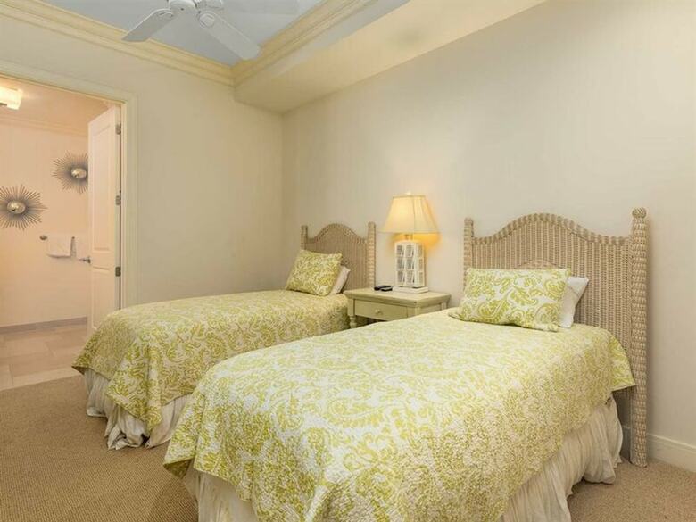 Escapes To The Shores By Meyer Vacation Rentals