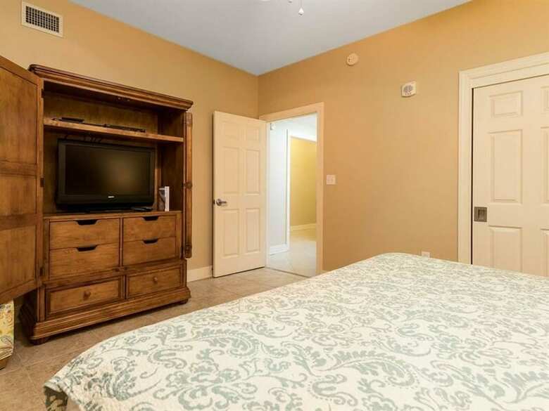 Escapes To The Shores By Meyer Vacation Rentals