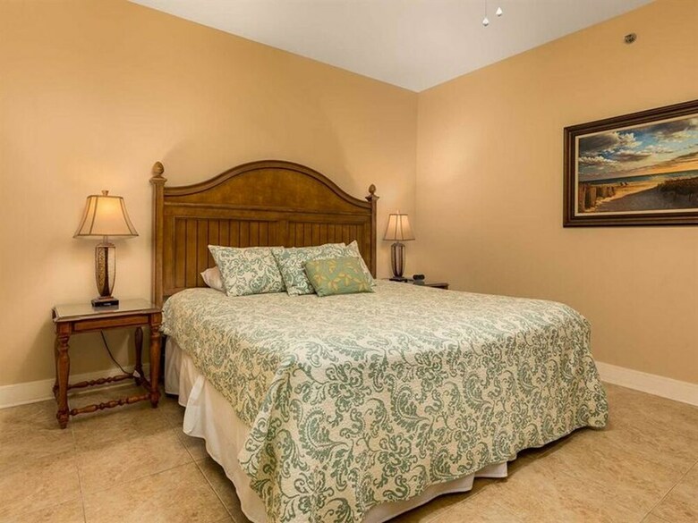 Escapes To The Shores By Meyer Vacation Rentals