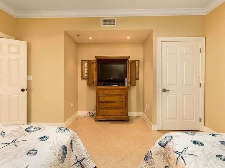 Escapes To The Shores By Meyer Vacation Rentals