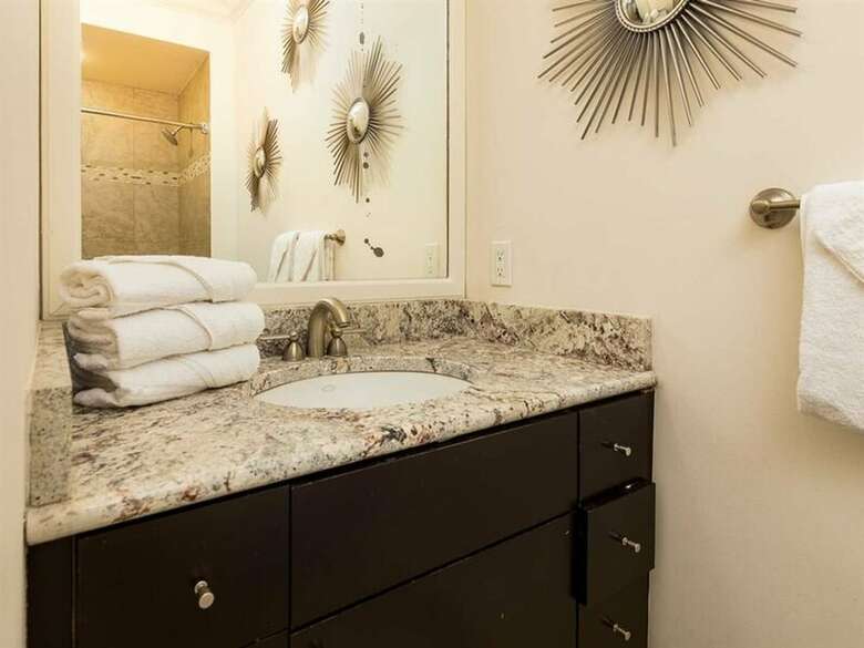 Escapes To The Shores By Meyer Vacation Rentals