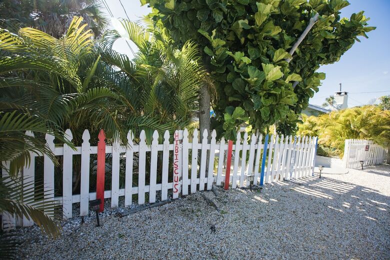 Apartamentos Indian Rocks Beach Suites