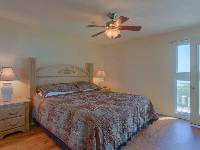 Edgewater West By Meyer Vacation Rentals