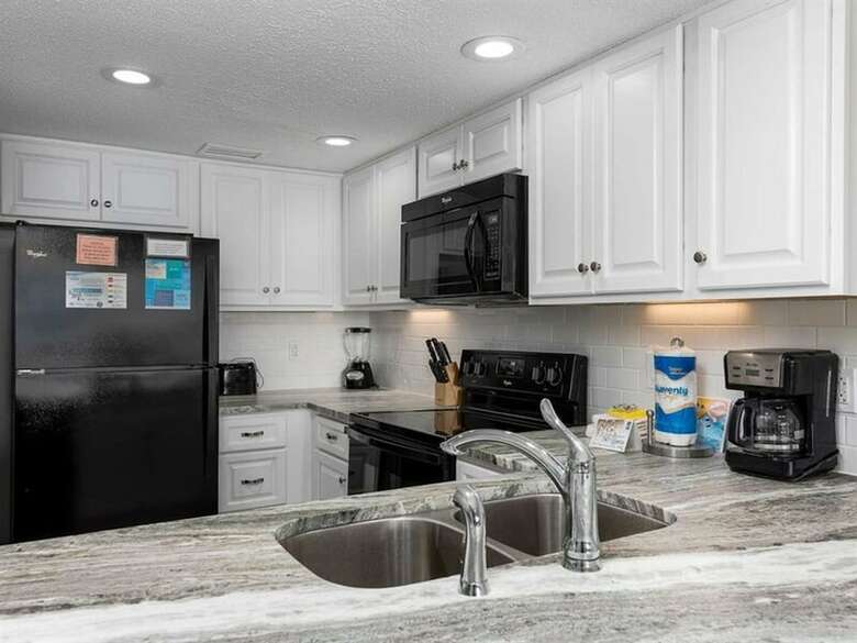Romar Tower By Meyer Vacation Rentals