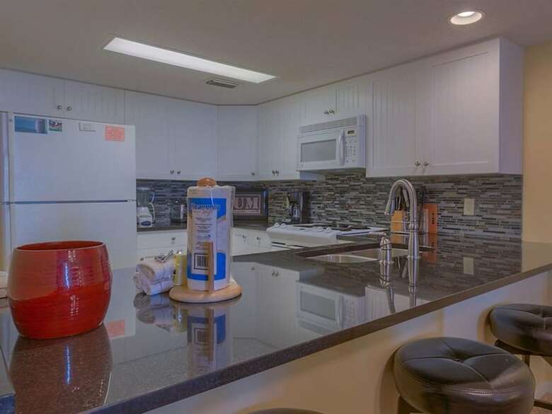 Romar Tower By Meyer Vacation Rentals
