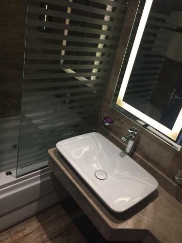 Residence Hotel Suites & Apartments