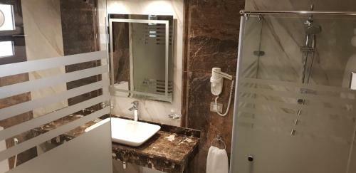 Residence Hotel Suites & Apartments