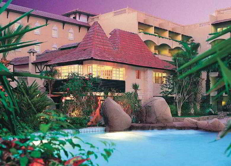 Amarante Pyramids Hotel (formerly Sheraton Royal Gardens)