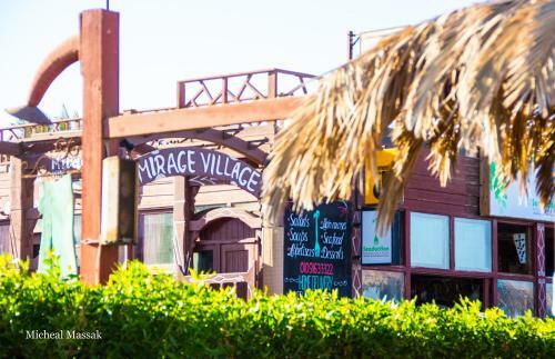 Albergue Mirage Village