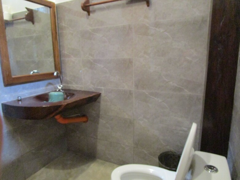 Hotel Ocean 202 Home Stay