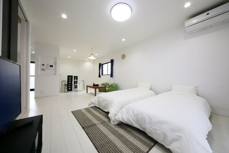 Neyagawa Station House