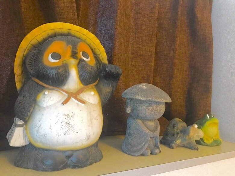 Local Hakozaki Apartment