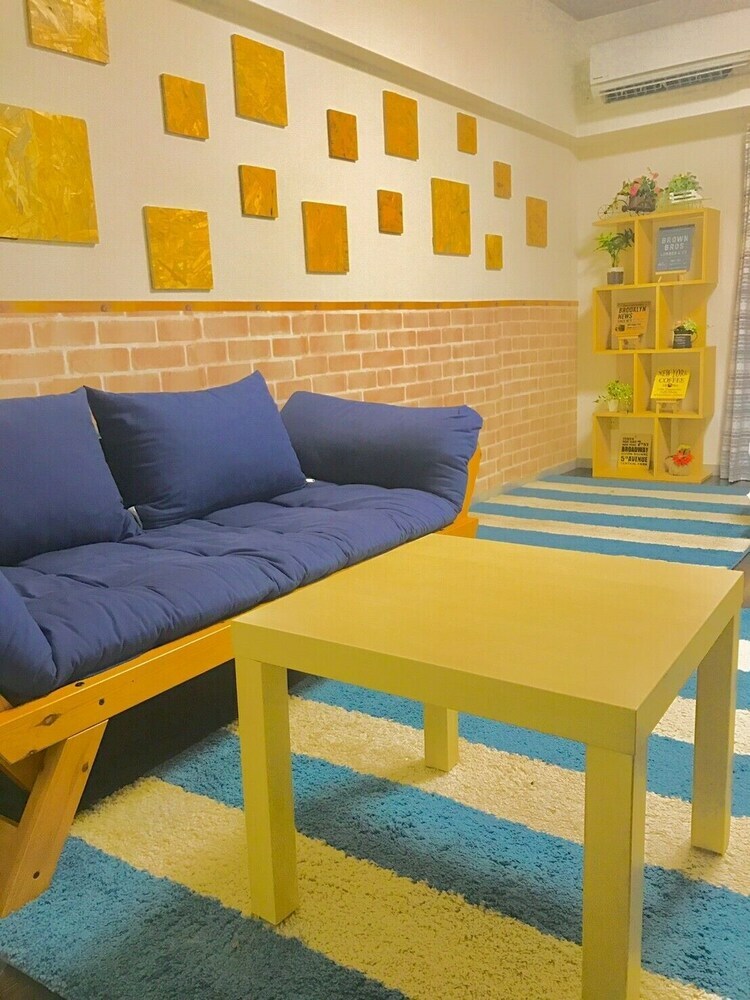 Local Hakozaki Apartment